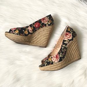 Floral wedge heels